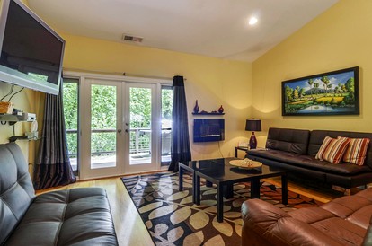 Spacious Riverfront Cottage with Game Room & Private Beach near Wineries in Guerneville, California - Guerneville, California - glamping.directory