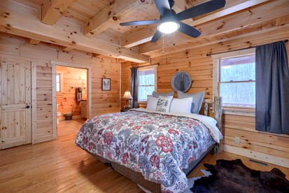 Large Cabin Rental with Games Room and Hot Tub in Logan, Ohio - Logan, Ohio - glamping.directory
