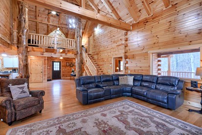 Large Cabin Rental with Games Room and Hot Tub in Logan, Ohio - Logan, Ohio - glamping.directory