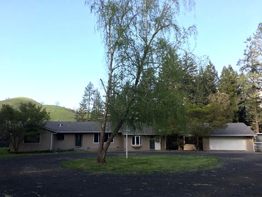Gorgeous Waterfront Rental on the North Umpqua River near Roseburg, Oregon - glamping.directory