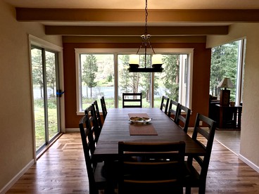 Gorgeous Waterfront Rental on the North Umpqua River near Roseburg, Oregon - Roseburg, Oregon - glamping.directory