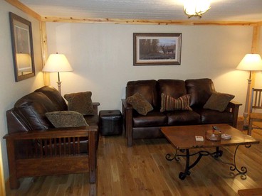 Lovely Log Cabin in the Woods with Hot Tub near the Red River Gorge in Kentucky - Beattyville, Kentucky - glamping.directory