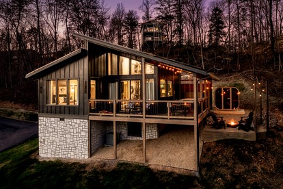 Romantic Luxury Cabin • Hot Tub & Sauna near Dollywood, Sevierville TN - Sevierville, Tennessee - glamping.directory