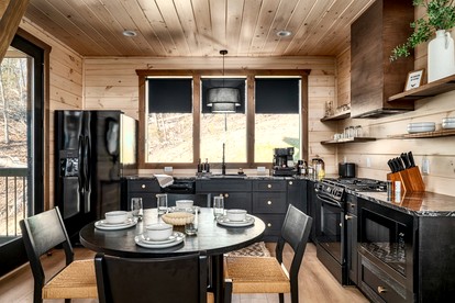 Romantic Luxury Cabin • Hot Tub & Sauna near Dollywood, Sevierville TN - Sevierville, Tennessee - glamping.directory