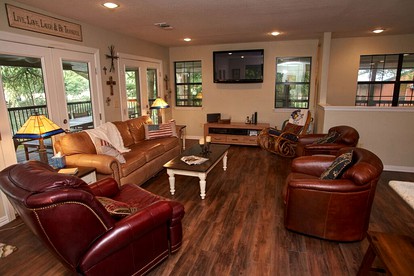 Stunning Cabin Rental Overlooking the Guadalupe River in New Braunfels, Texas - New Braunfels, Texas - glamping.directory