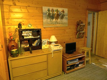 Cozy Log Cabin Rental with a Hot Tub near Nevada City, California - Nevada City, California - glamping.directory