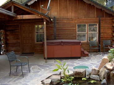 Cozy Log Cabin Rental with a Hot Tub near Nevada City, California - Nevada City, California - glamping.directory