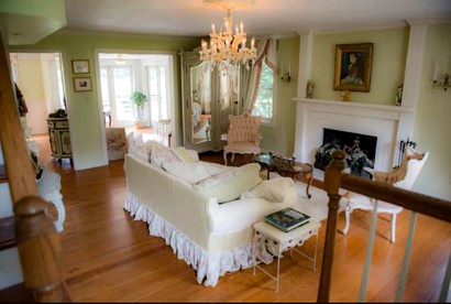 Captivating Cottage with Blue Ridge Mountain Views in Little Washington, Virginia - Washington, Virginia - glamping.directory