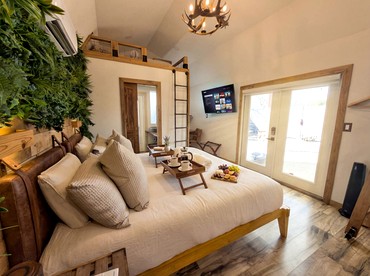 Off-Grid Luxurious Tiny Cabin with Incredible Outdoor and Indoor in Texas - Wimberley, Texas - glamping.directory