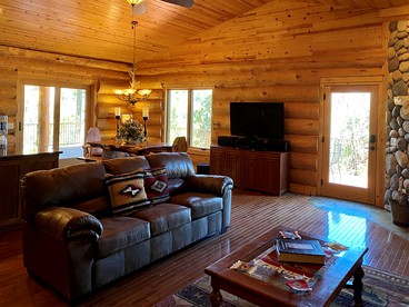 Beautiful Prescott Cabin Rental for a Weekend Getaway from Phoenix - Prescott, Arizona - glamping.directory
