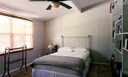 Sleek and Beautifully Decorated Cottage Rental near the Beach in Naples, Florida - Naples, Florida - glamping.directory