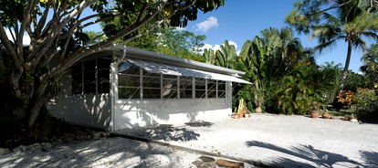 Sleek and Beautifully Decorated Cottage Rental near the Beach in Naples, Florida - Naples, Florida - glamping.directory
