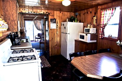 Lake Cabin Perfect for a Groups Escape and Outdoor Sports in Carp Lake, Michigan - Carp Lake, Michigan - glamping.directory