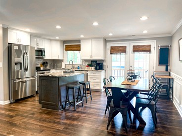 Family Cabin with Outdoor Living Areas and Foosball Table in NC - Charlotte, North Carolina - glamping.directory