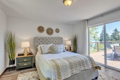 Outstanding Cottage with Fire Pit in Greenbank, Washington - Greenbank, Washington - glamping.directory