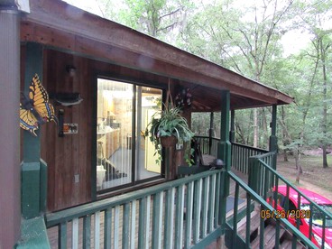 Georgia's Family-Friendly Octagon Cabin Getaway in Claxton - Claxton, Georgia - glamping.directory