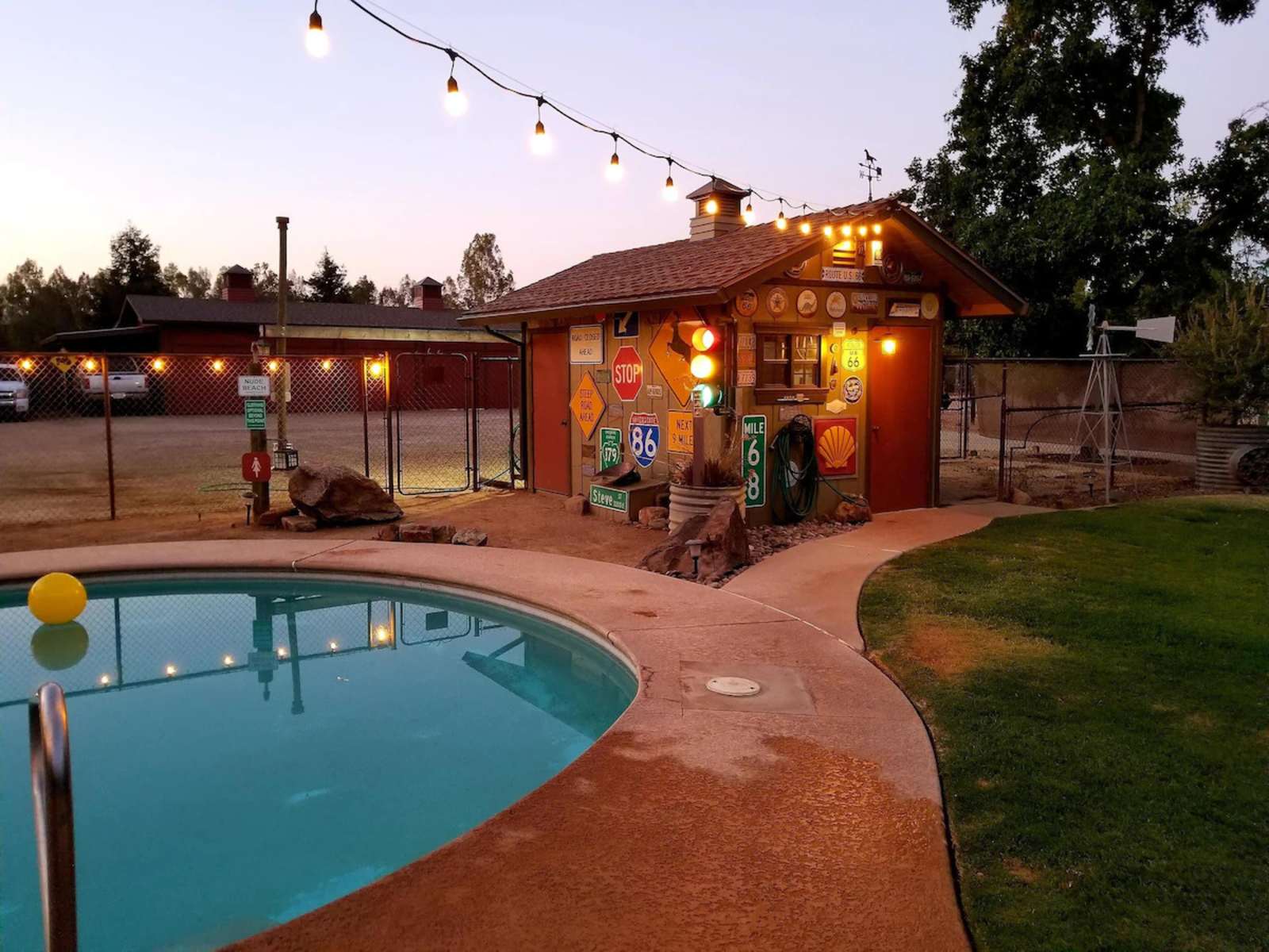 Clovis County RV Campers with Pool! - Clovis, California - glamping.directory