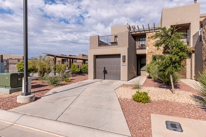 Stunning Villa with Outdoor Pool and Tennis Court in St. George, Utah - glamping.directory