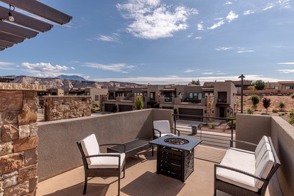 Stunning Villa with Outdoor Pool and Tennis Court in St. George, Utah - St. George, Utah - glamping.directory
