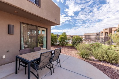 Stunning Villa with Outdoor Pool and Tennis Court in St. George, Utah - St. George, Utah - glamping.directory