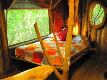 Uniquely Crafted Tree House Rental near Lake Saint Catherine, Vermont - Pawlet, Vermont - glamping.directory