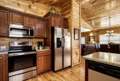 Fantastic Cabin with Hot-tub in Gatlinburg, Tennessee - Gatlinburg, Tennessee - glamping.directory