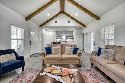 Cozy Chic Cabin with Fire Pit, BBQ and Countryside Views in Texas - Washington, Texas - glamping.directory