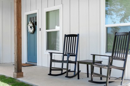 Cozy Chic Cabin with Fire Pit, BBQ and Countryside Views in Texas - Washington, Texas - glamping.directory