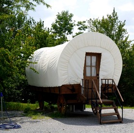 Tranquil Cottage with Great Forest Sights in Danville, Kentucky - Danville, Kentucky - glamping.directory