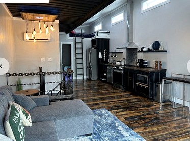 Tranquil Cottage with Great Forest Sights in Danville, Kentucky - Danville, Kentucky - glamping.directory