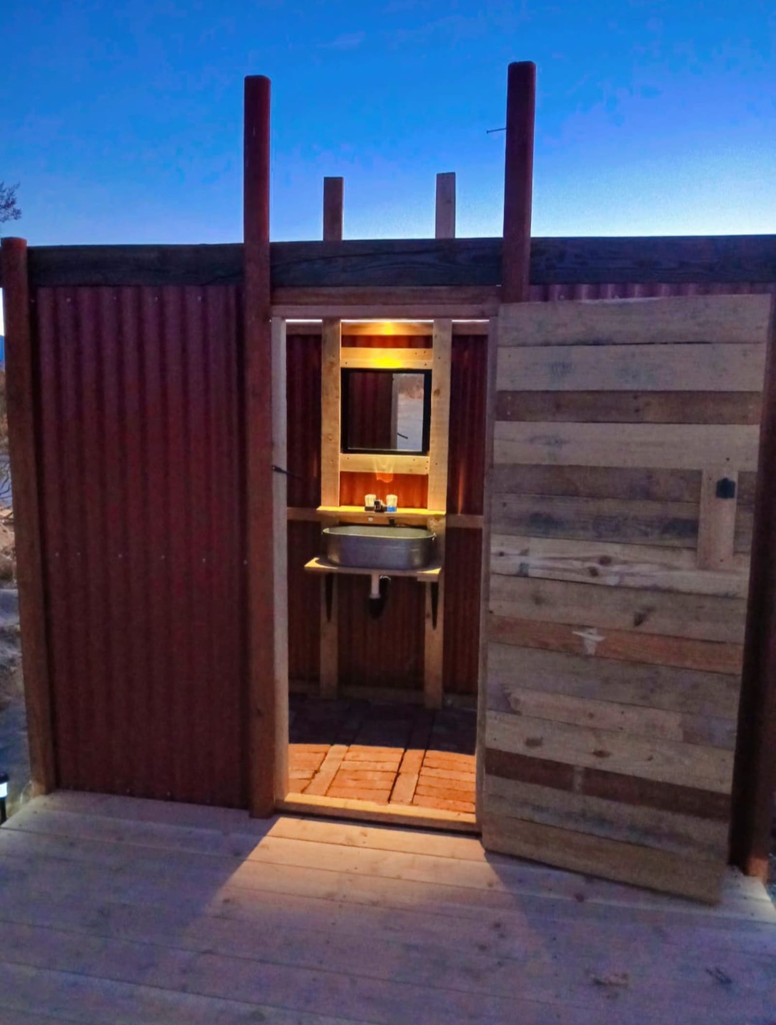 Star Ranch - Palmdale, California - glamping.directory