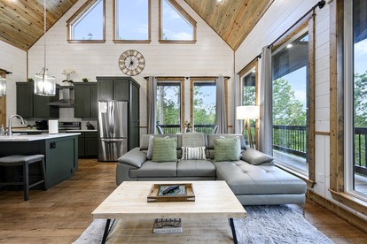 Treetop Cabin Getaway with Sauna, Hot Tub & Forest Views in Oklahoma - Broken Bow, Oklahoma - glamping.directory