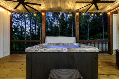 Treetop Cabin Getaway with Sauna, Hot Tub & Forest Views in Oklahoma - Broken Bow, Oklahoma - glamping.directory