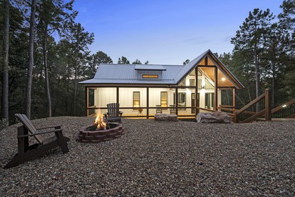 Treetop Cabin Getaway with Sauna, Hot Tub & Forest Views in Oklahoma - Broken Bow, Oklahoma - glamping.directory