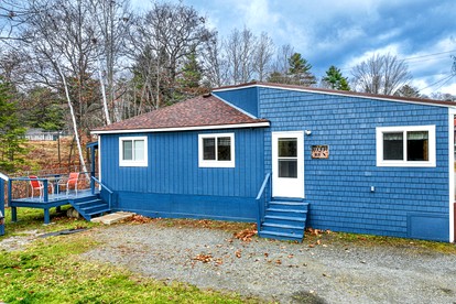 Family Cabin Near the Lake with BBQ in Maine - glamping.directory