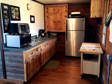 Granary Fishing Cabin Adjacent to Fishing Lakes in Tygh Valley, Oregon - Grass Valley, Oregon - glamping.directory
