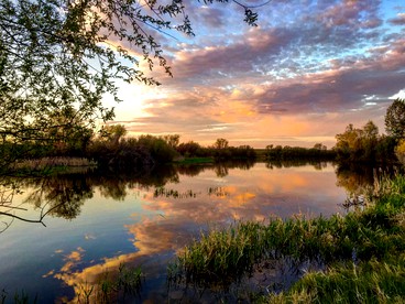 Granary Fishing Cabin Adjacent to Fishing Lakes in Tygh Valley, Oregon - Grass Valley, Oregon - glamping.directory