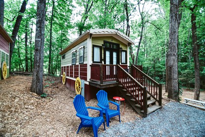 Gypsy Cottage Near the Smokies #16 Sabina, Sevierville, Tennessee - Sevierville, Tennessee - glamping.directory