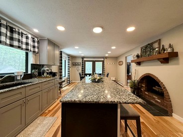 Stylish Cottage Retreat Near Story Land in North Conway, New Hampshire - North Conway, New Hampshire - glamping.directory