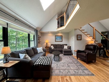 Stylish Cottage Retreat Near Story Land in North Conway, New Hampshire - North Conway, New Hampshire - glamping.directory