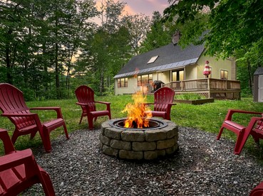 Stylish Cottage Retreat Near Story Land in North Conway, New Hampshire - North Conway, New Hampshire - glamping.directory