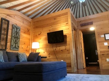 Glamping Yurt Destination with Stunning Views of the Appalachian Trail in North Carolina - Bryson City, North Carolina - glamping.directory