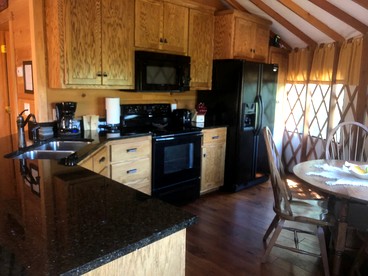 Glamping Yurt Destination with Stunning Views of the Appalachian Trail in North Carolina - Bryson City, North Carolina - glamping.directory