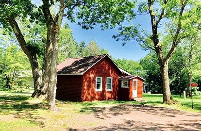 Beautiful Lakeside Cabin with a Stone Fireplace near Cornucopia, Wisconsin - Ashland, Wisconsin - glamping.directory