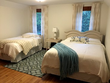 Beautiful Lakeside Cabin with a Stone Fireplace near Cornucopia, Wisconsin - Ashland, Wisconsin - glamping.directory