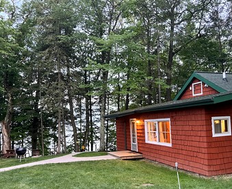 Beautiful Lakeside Cabin with a Stone Fireplace near Cornucopia, Wisconsin - Ashland, Wisconsin - glamping.directory