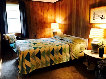Beautiful Lakeside Cabin with a Stone Fireplace near Cornucopia, Wisconsin - Ashland, Wisconsin - glamping.directory