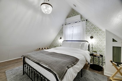 Pet Friendly Cabin with Fire Pit and Barbecue in Susquehanna, Pennsylvania - Susquehanna, Pennsylvania - glamping.directory
