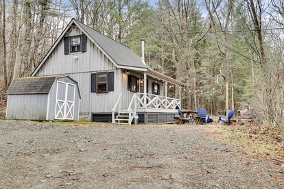 Pet Friendly Cabin with Fire Pit and Barbecue in Susquehanna, Pennsylvania - glamping.directory