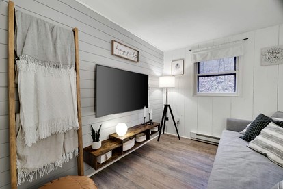 Pet Friendly Cabin with Fire Pit and Barbecue in Susquehanna, Pennsylvania - Susquehanna, Pennsylvania - glamping.directory